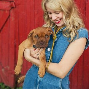 Meet your Posher, Thea